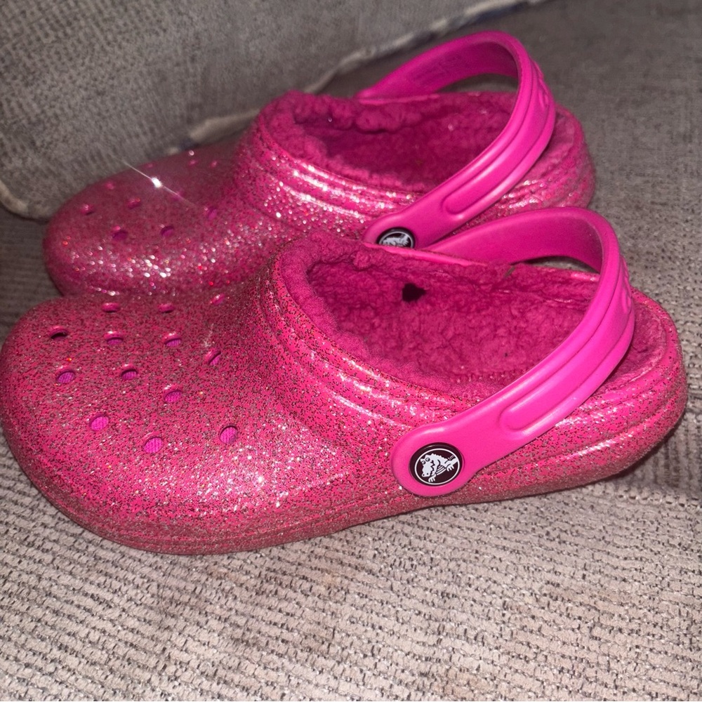 Girl’s Pink Glitter Crocs Fleece Lined Excellent Like New Condition Size 3